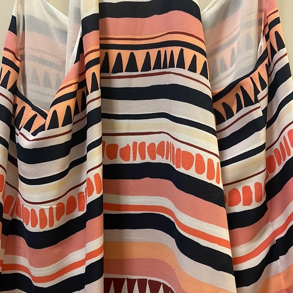 A Cute LOFT Outlet Top! - Picture 8 of 9